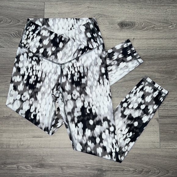 NWOT Aerie Offline Shine Hi-Rise Crossover 7/8 Legging Silver Shadow Medium - Picture 1 of 10